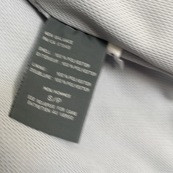 New Balance Mens rain/windbreaker jacket size S - Picture 3 of 5